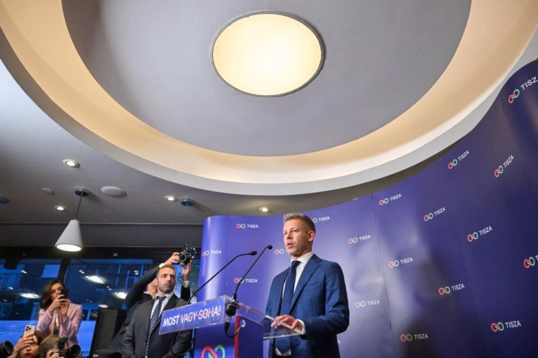 Primeiros resultados das eleições na Hungria colocam partido da oposição na liderança e Orbán em segundo