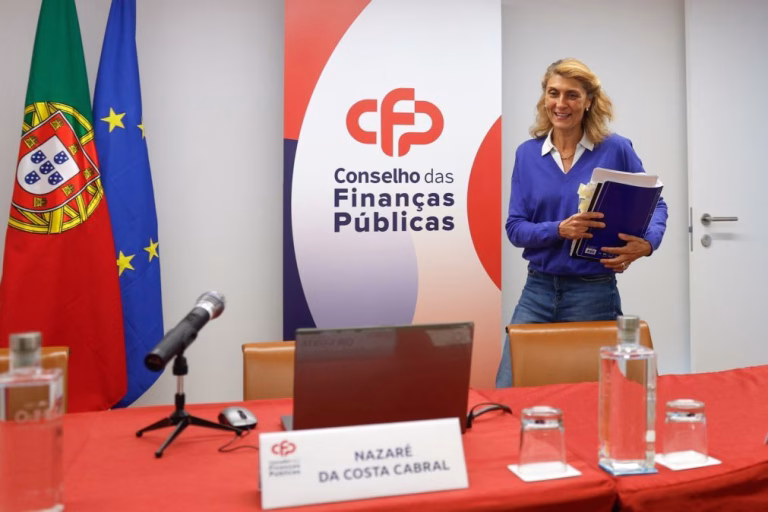 Previsão do CFP passa de défice a excedente de 0,1% em 2026