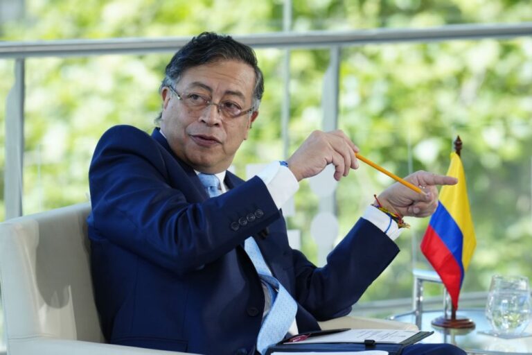 Presidente colombiano anuncia morte de importante chefe de dissidência das FARC