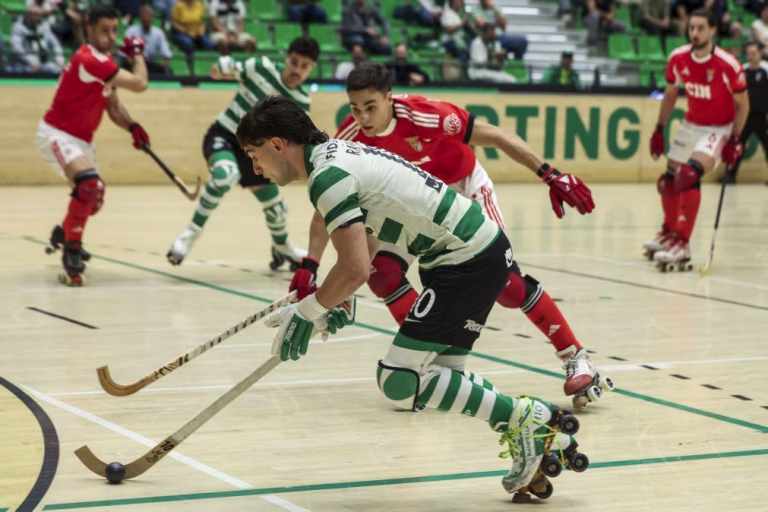 Benfica vence Sporting e amplia vantagem na final do nacional de hóquei em patins