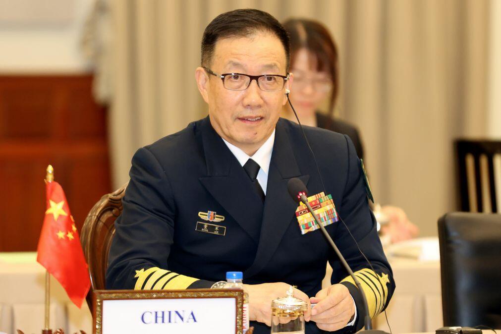 Dirigentes militares da China e EUA discutem segurança marítima no Havai