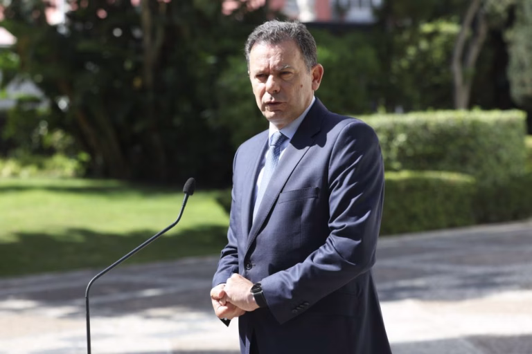 Montenegro defende que para haver acordo laboral é necessário 