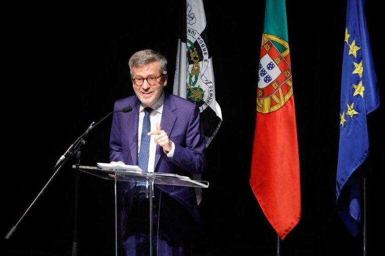 Câmara de Lisboa quer concursos públicos para os 163 cargos dirigentes