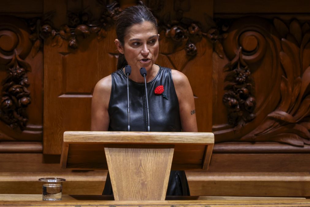 Transparência conclui que Isabel Moreira (PS) violou código de conduta dos deputados