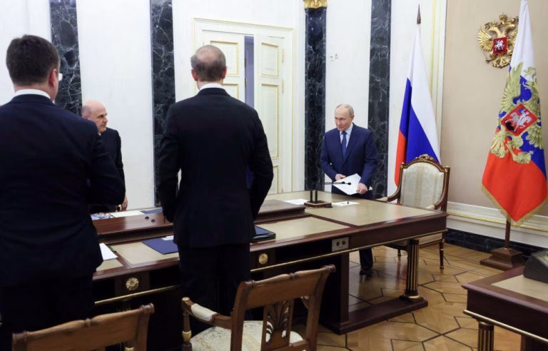 Puin elogia aliança entre Rússia e China antes de chegar a Pequim