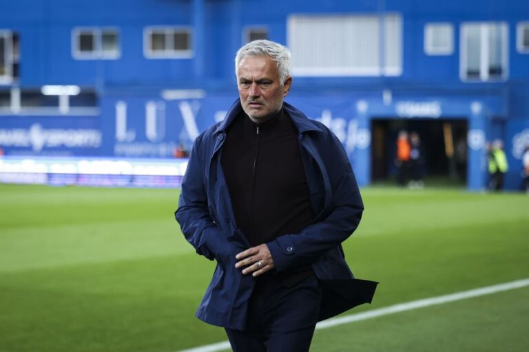 José Mourinho fala em honra e privilégio de ter treinado o Benfica