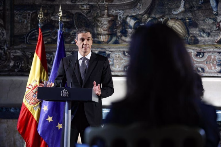 Sánchez mantem apoio a ex-PM espanhol José Luis Zapatero