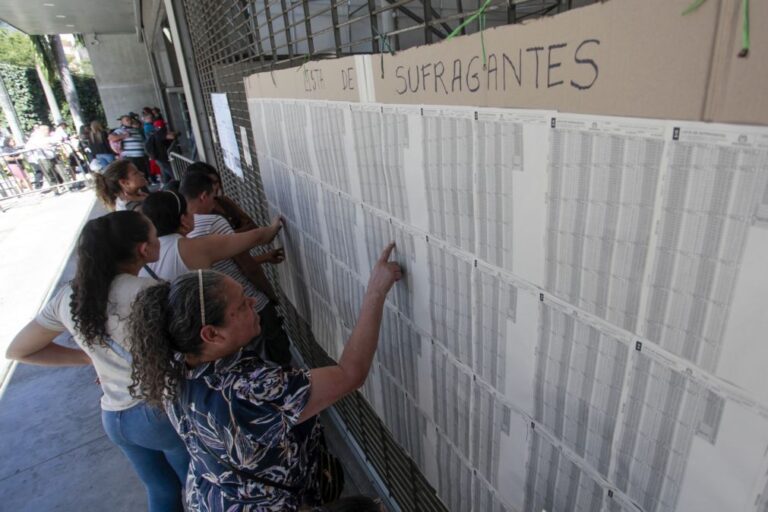 Líder da Colômbia e candidato de esquerda rejeitam resultados das presidenciais