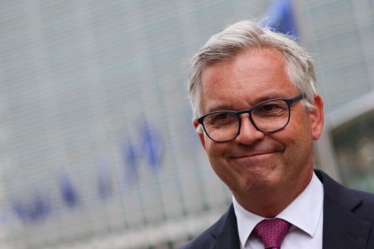 Comissário europeu saúda 