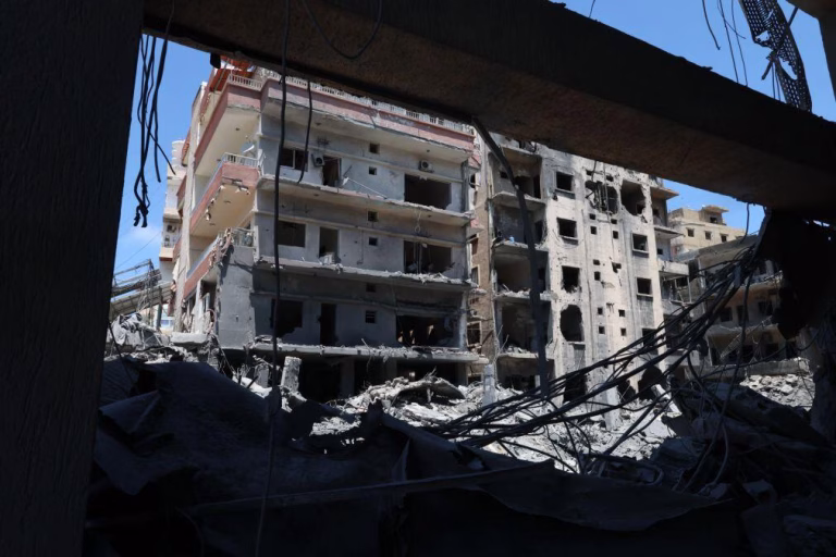 Pelo menos nove mortos em ataques israelitas no Líbano e Hezbollah diz ter atingido Israel