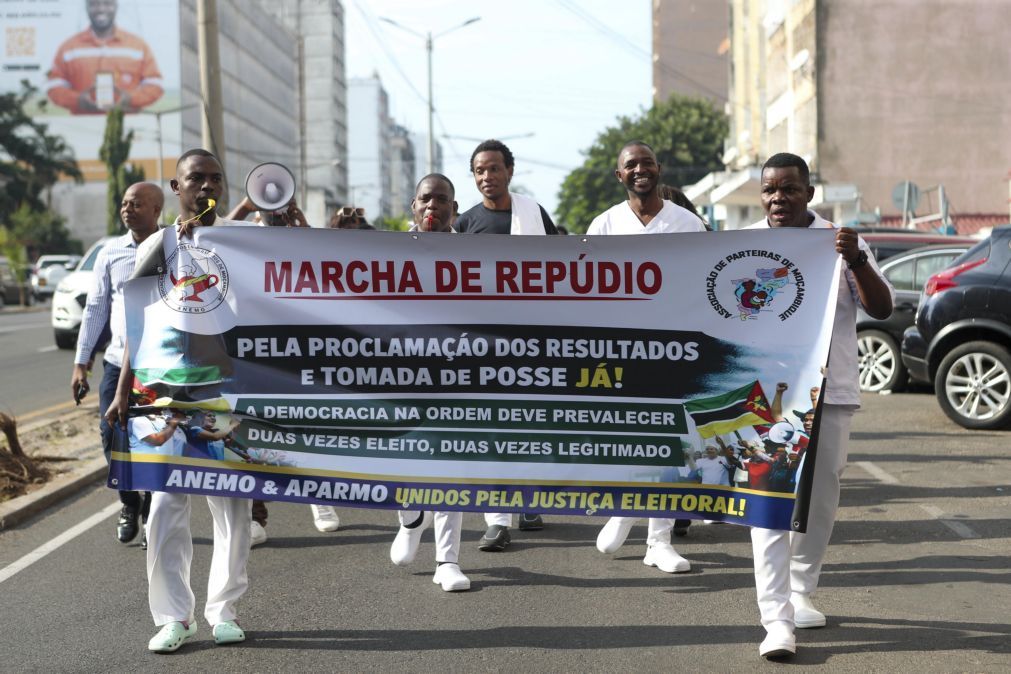 Enfermeiros moçambicanos ameaçam levar Ordem a tribunal e exigem posse de bastonário