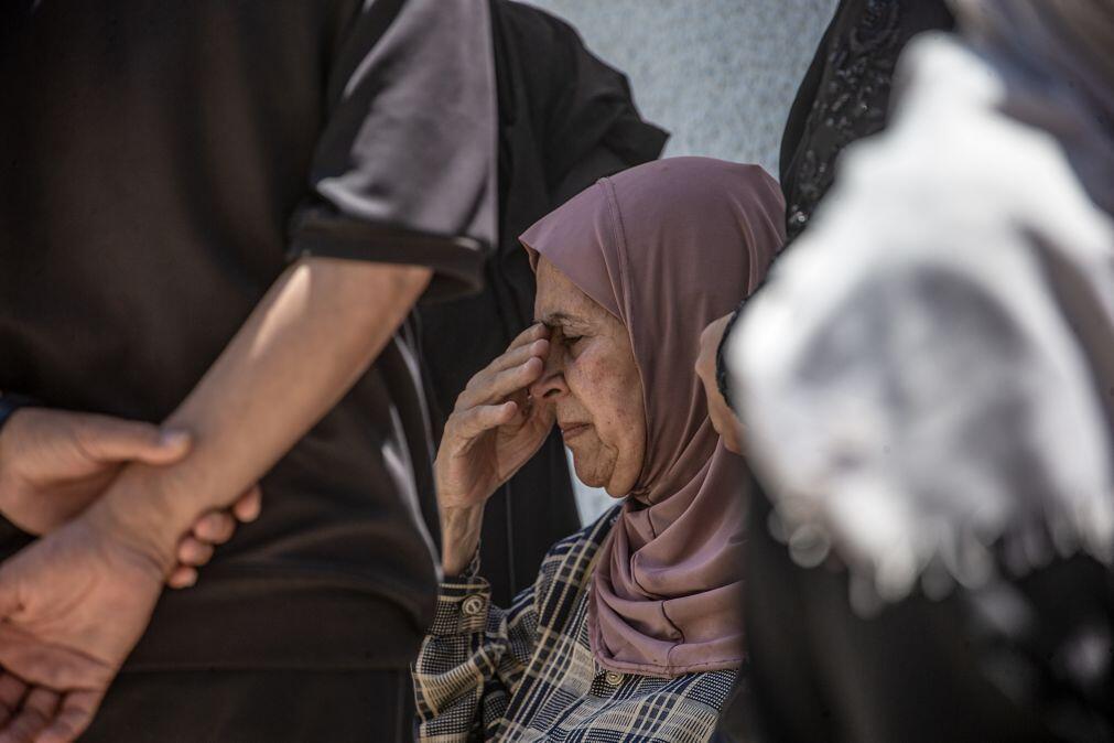Dez mortos, incluindo operador de câmara, em ataques israelitas em Gaza