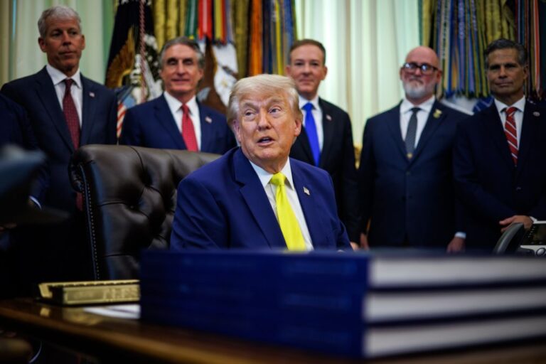 Trump considera positiva troca de mensagens entre Putin e Zelensky