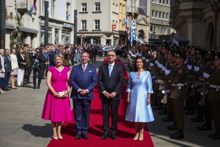 10 Junho: Presidente da República convida Grão-Duques do Luxemburgo a visitar Portugal