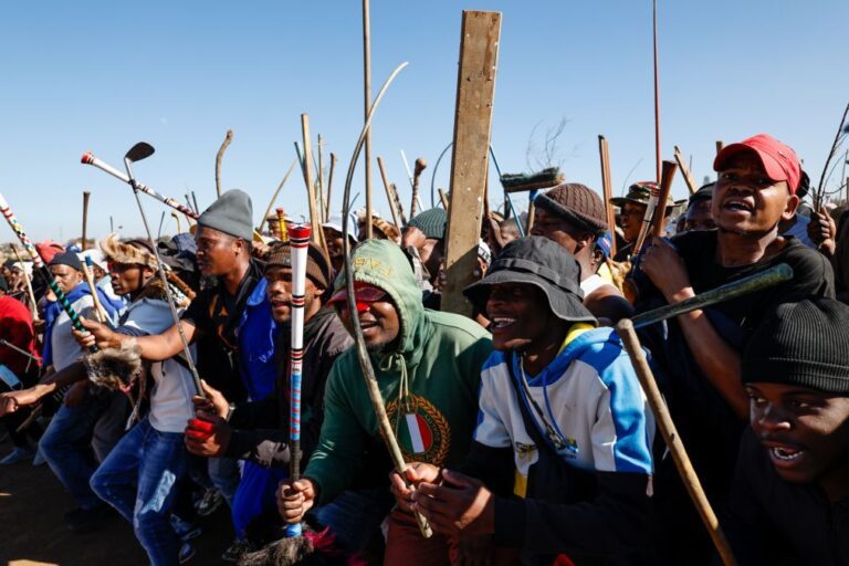 Zimbabué repatriou 74 cidadãos devido a violência xenófoba na África do Sul