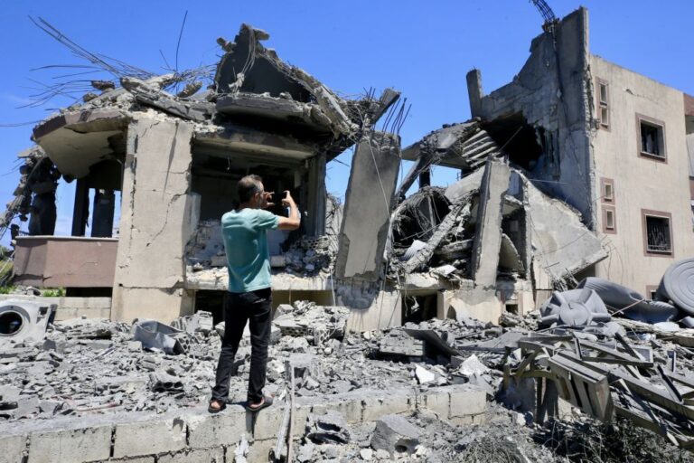 Israel bombardeia Beirute pela primeira vez após nova trégua