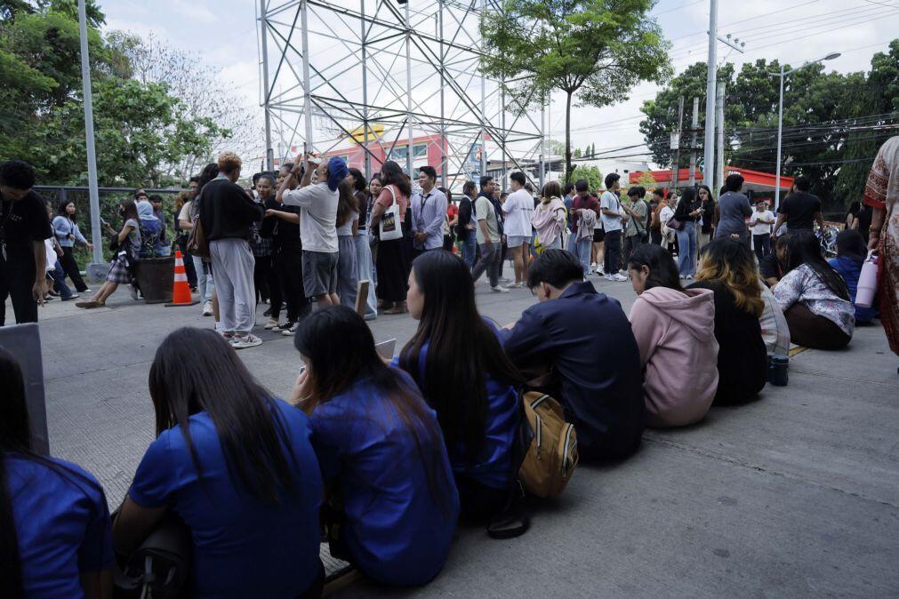 Um morto e quatro feridos em sismo no sul das Filipinas