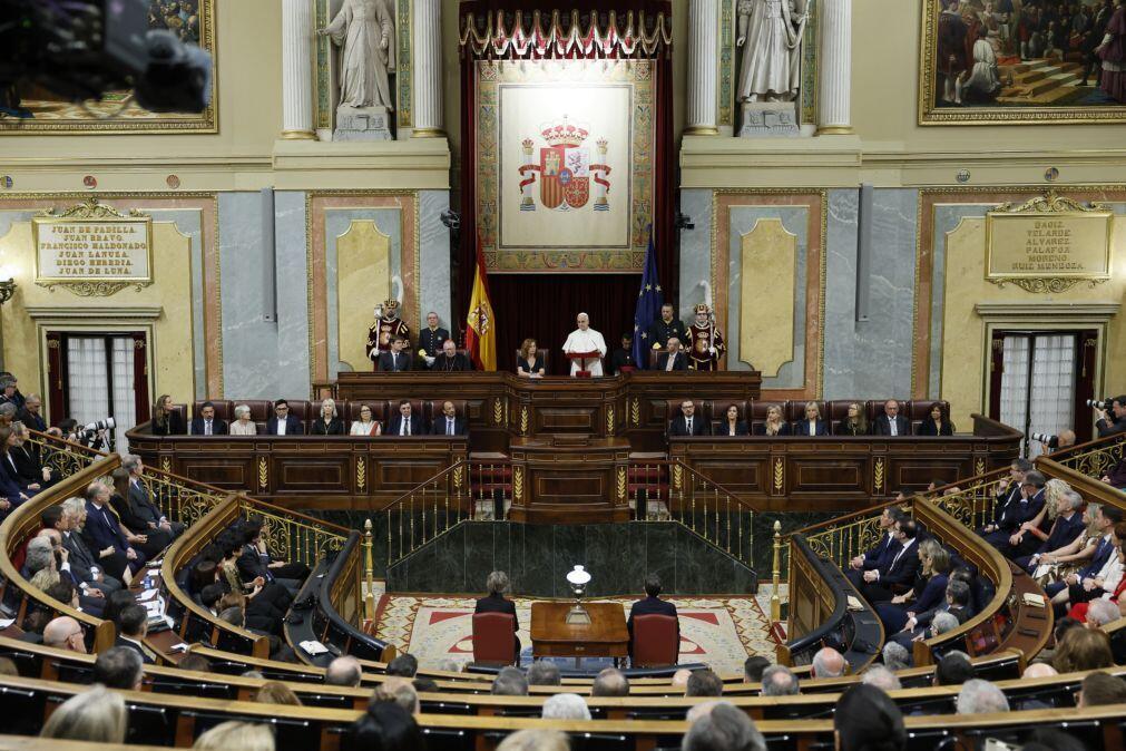 Leão XIV pede “coragem diplomática” e lamenta rearmamento da Europa