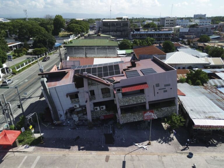 Sobe para 36 número de mortos devido ao sismo na ilha filipina de Mindanau