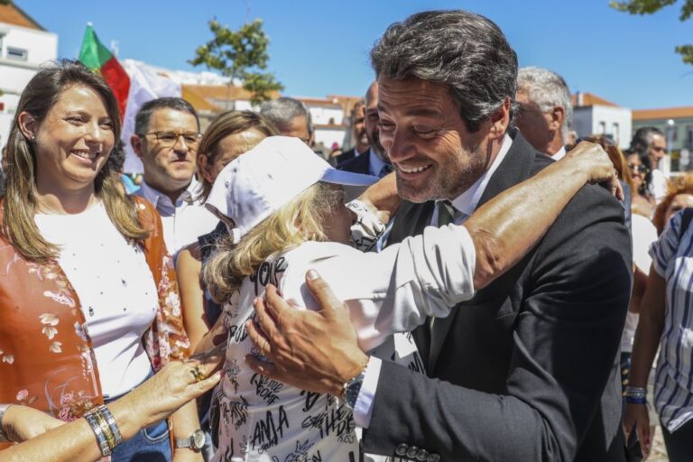 Ventura admite viabilizar alterações à lei laboral se Governo aceitar condições