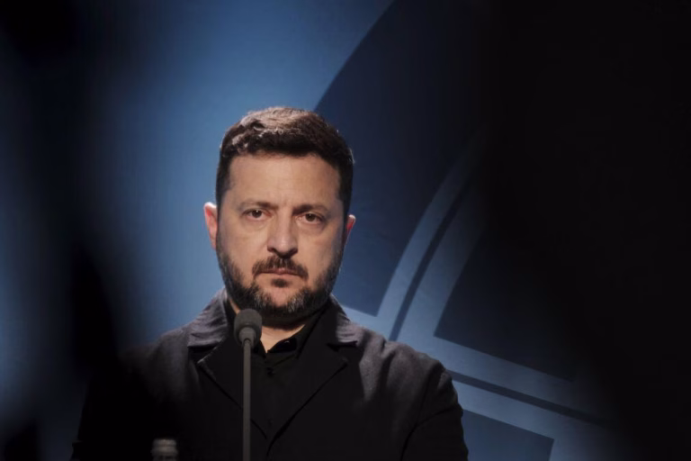 Zelensky exige medidas para confiscar petróleo da 