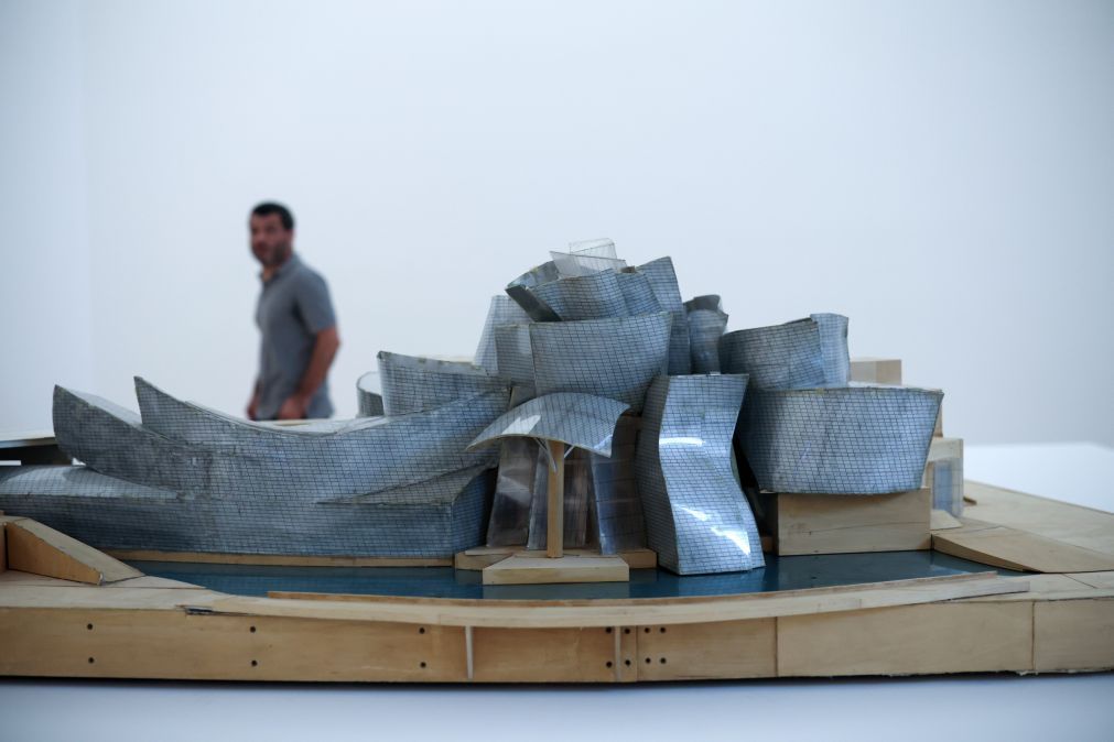 O século do arquiteto Frank Gehry em exposição na Ala Álvaro Siza em Serralves
