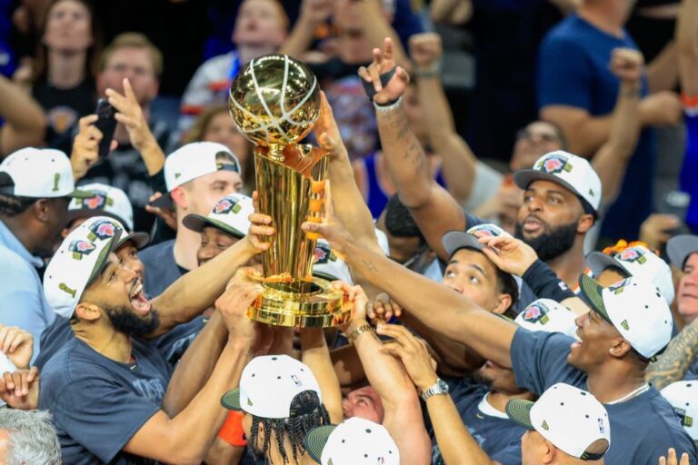 New York Knicks sagram-se campeões da NBA 53 anos depois