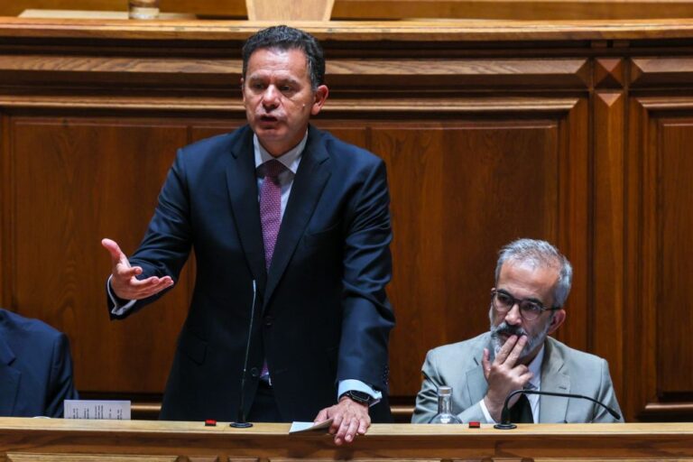 Governo está a preparar taxas sobre lucros extraordinários - Montenegro