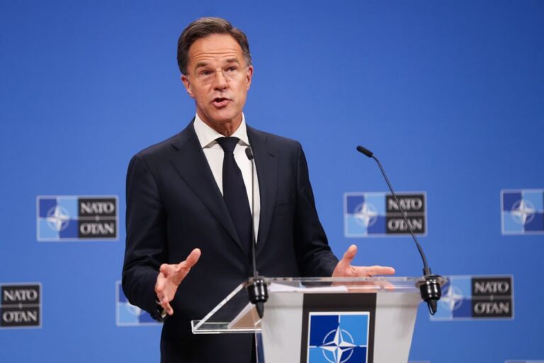 Secretário-geral da NATO satisfeito com críticas de governante dos EUA aos aliados europeus