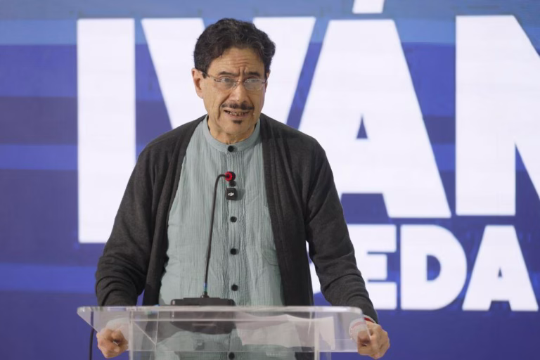 Candidato presidencial de esquerda derrotado na Colômbia apela à calma após confrontos