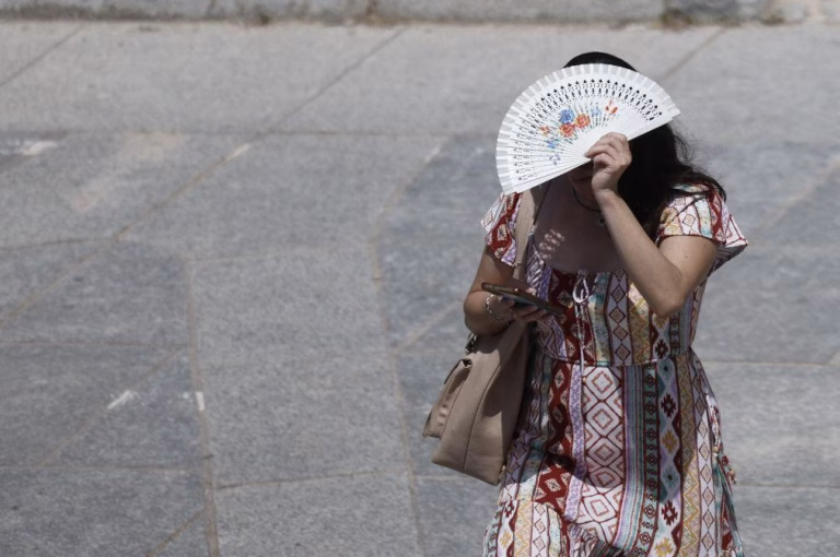 Espanha com avisos vermelhos por calor e medidas excecionais para noite de S. João