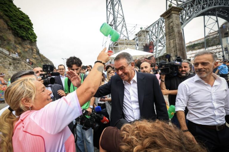 Estreia de Seguro no São João do Porto teve fotografias e votos de vitória da Seleção