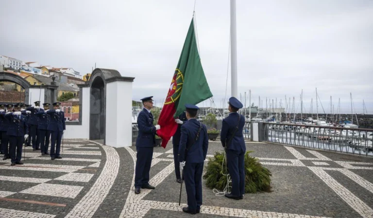 Seguro veta lei das bandeiras: decreto devolvido ao Parlamento sem promulgação