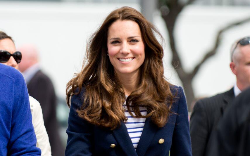 Kate Middleton  – Marca presença em casamento real e encontra alguém do passado