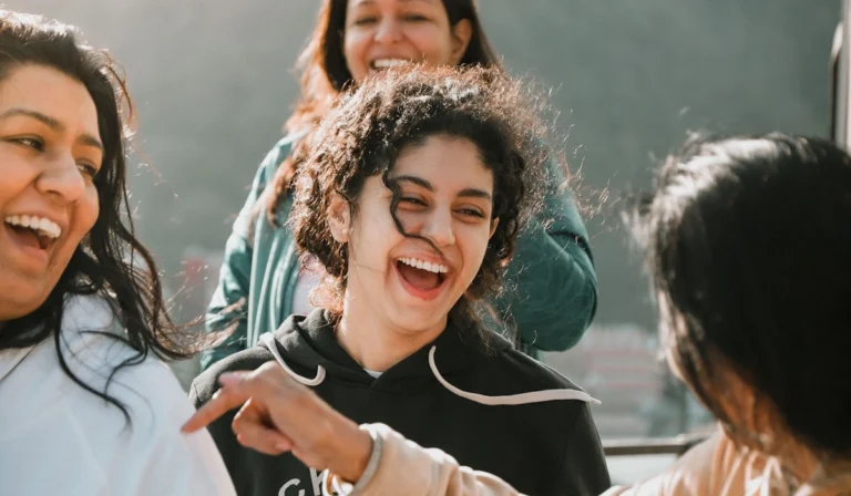 As pessoas mais felizes do mundo têm algo em comum e não é dinheiro