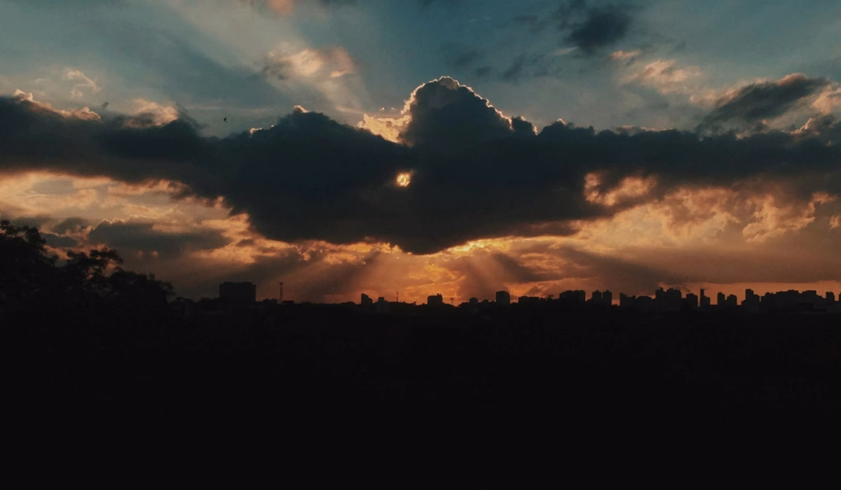 Sol no sábado, nuvens no domingo: a previsão do tempo para o fim de semana