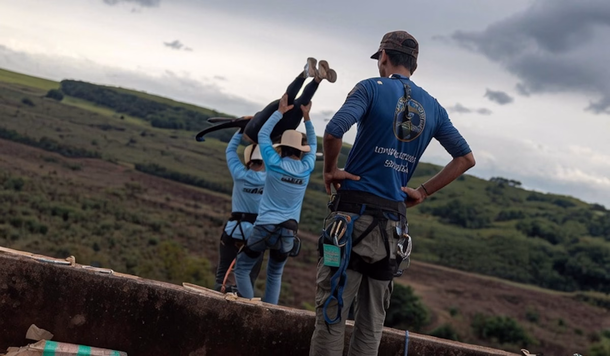 Jovem morre ao ser lançada de ponte sem corda durante rope jump no Brasil