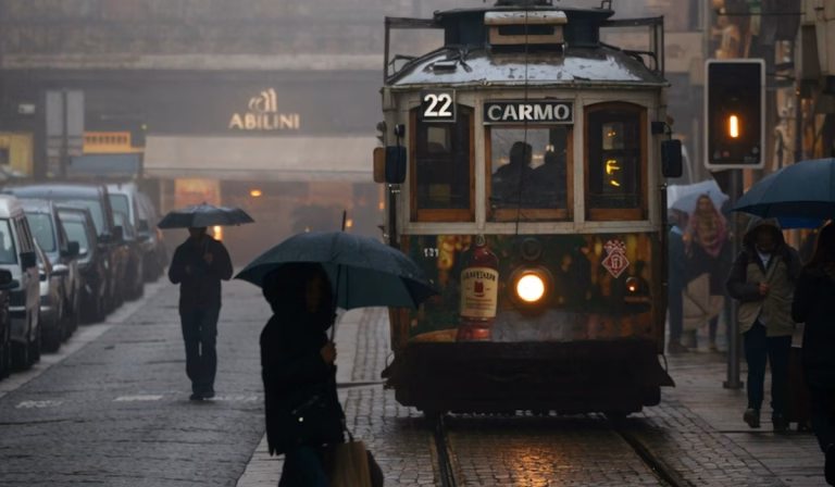 Tempo nesta quinta-feira será de aguaceiros e descida de temperatura em Lisboa e no Porto