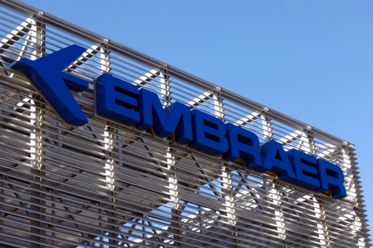 Brasileira Embraer anuncia parceria com a Índia para instalar produção no país