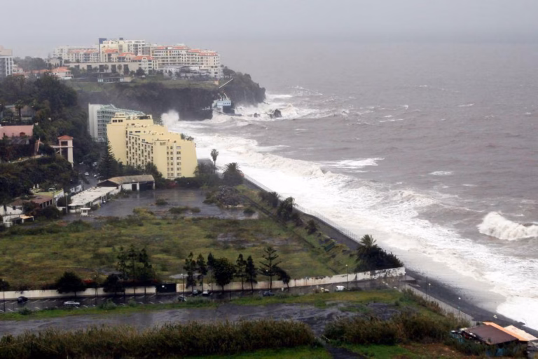Proteção Civil registou 52 ocorrências no arquipélago da Madeira devido ao mau tempo