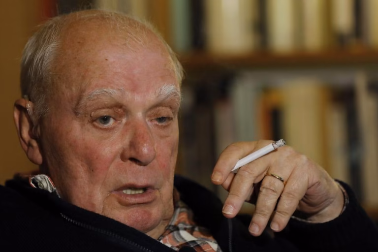 Livro inédito de poemas de António Lobo Antunes vai ser publicado em abril