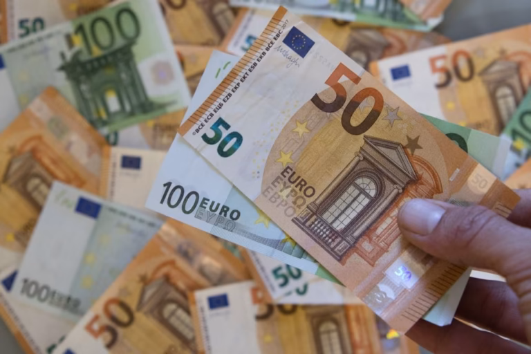 Confiança dos consumidores cai em março para mínimos de 2023 - INE