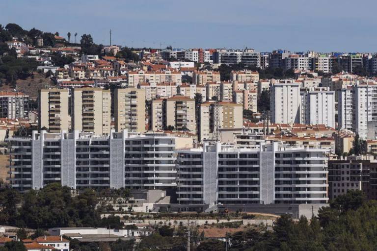 Parlamento debate projetos dos partidos para reforçar arrendamento