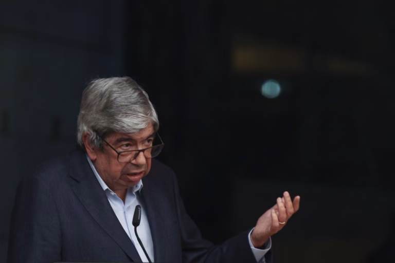 Ferro apoia Seguro e afirma que esquerda e democracia estão sob ameaça