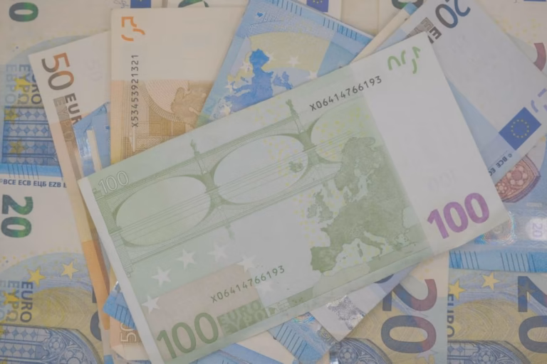 Depósitos de particulares ascendiam ao máximo histórico de 200 mil ME no final de 2025