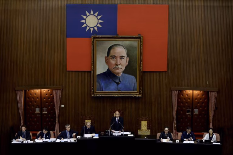 Partidos de Taiwan permitem assinar acordos de armas com EUA antes de expirarem