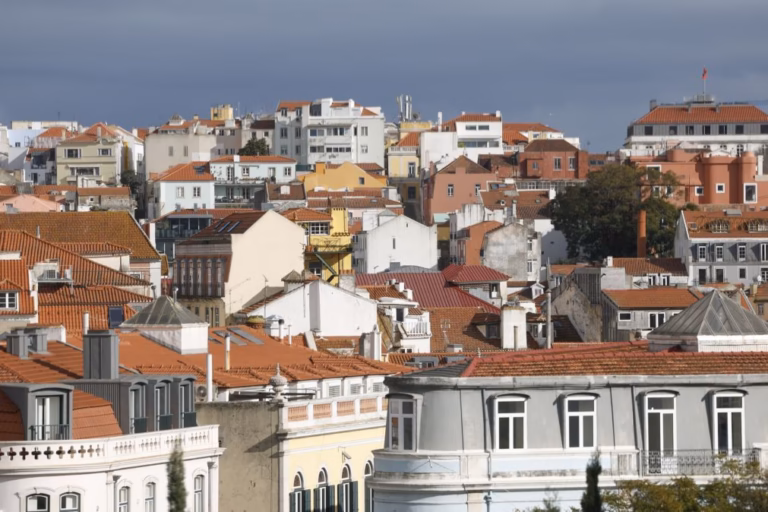 Taxa Euribor desce a três, a seis e a 12 meses