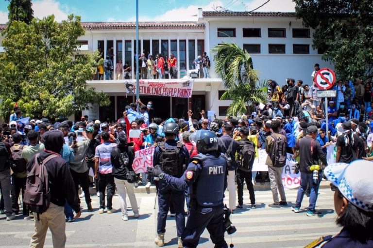 Estudantes universitários timorenses admitem voltar a protestos contra Governo e Parlamento