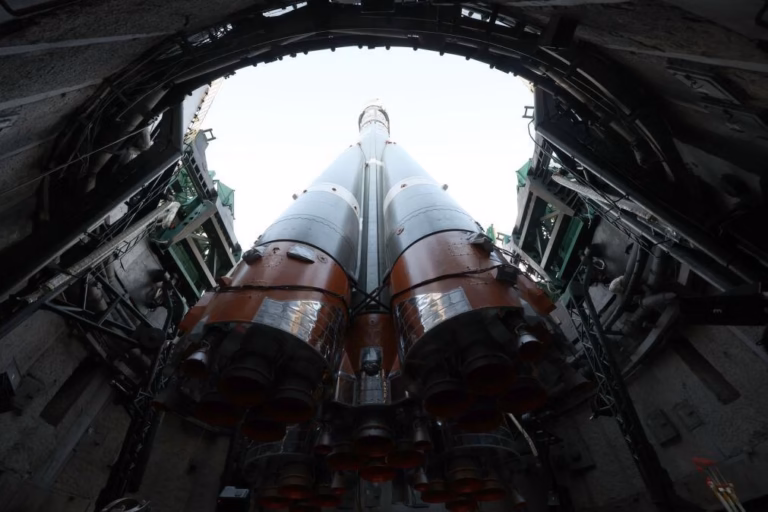 NASA traz quatro astronautas da Estação Espacial Internacional por doença