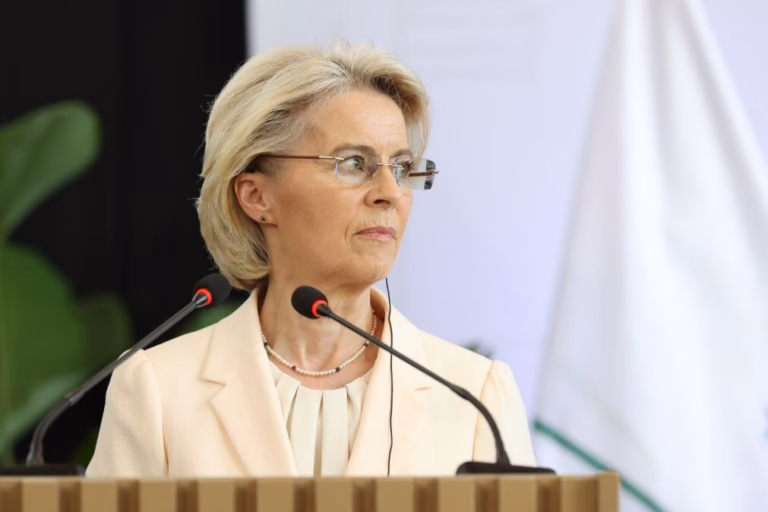 Von der Leyen pede respeito pela soberania da Gronelândia à delegação dos EUA em Davos